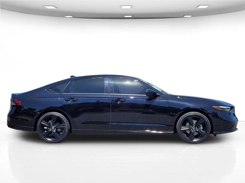 Used 2025 Honda Accord Sport image 5