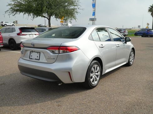 Used 2023 Toyota Corolla LE FWD image 5