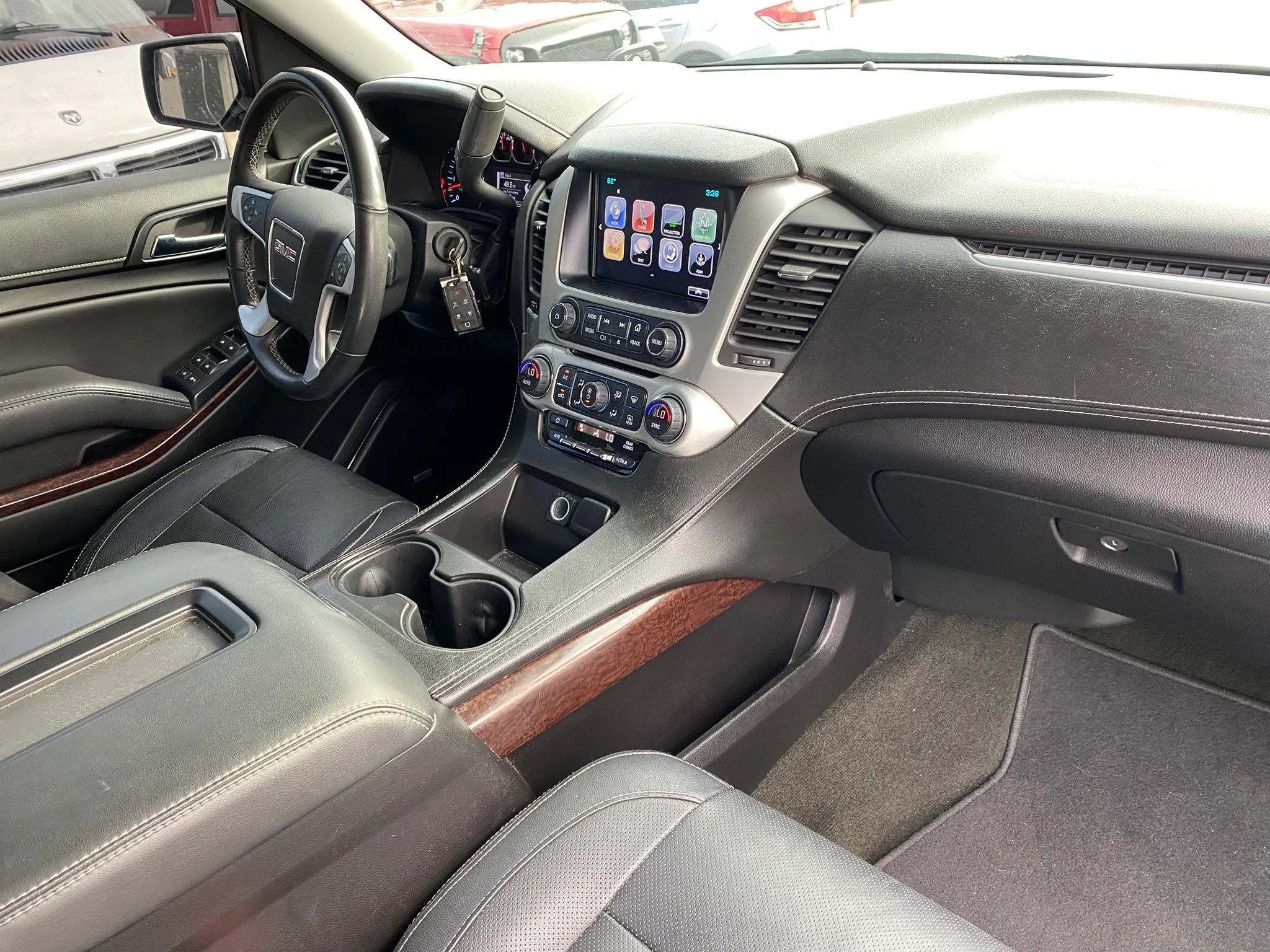 Used 2017 GMC Yukon SLE w/ Convenience Package RWD image 9