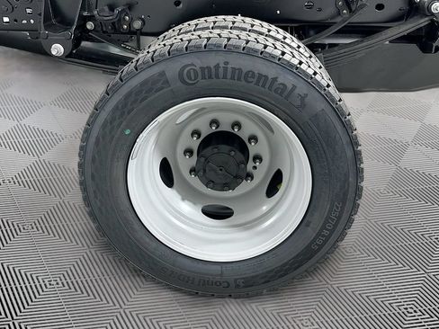 New 2026 Ford F550 4x4 Regular Cab Super Duty image 17
