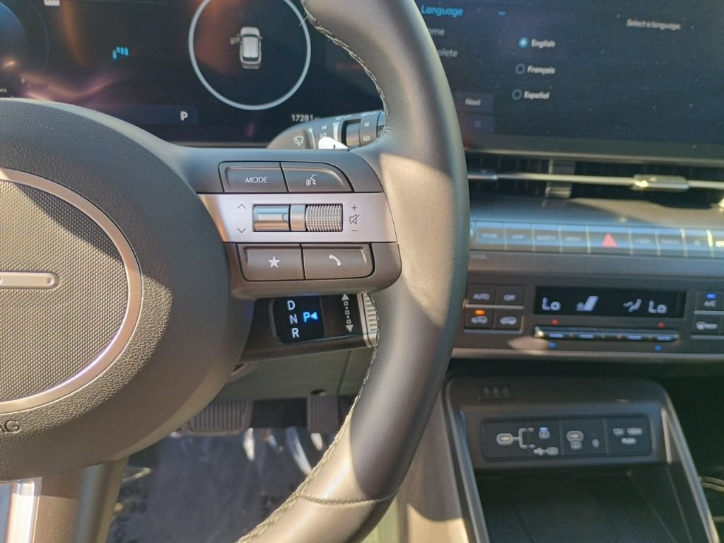 Used 2025 Hyundai Kona Limited FWD image 27