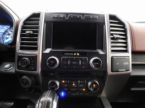 Used 2018 Ford F150 Platinum w/ Equipment Group 701A Luxury image 43