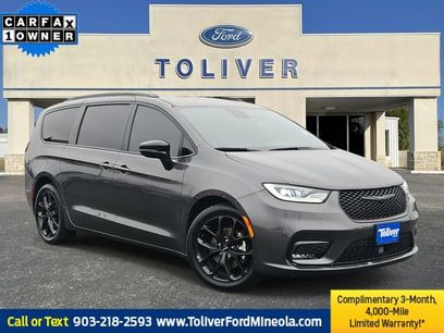 Used 2023 Chrysler Pacifica Limited w/ S Appearance Package
