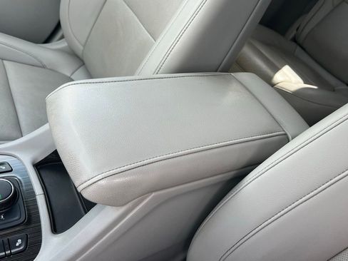 Used 2021 GMC Acadia SLT AWD/4WD image 37
