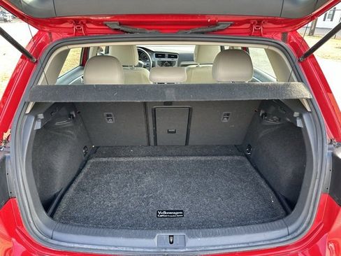 Used 2016 Volkswagen Golf SE image 19