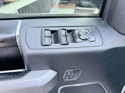 Used 2018 Ford F150 Platinum w/ Equipment Group 701A Luxury AWD/4WD image 39
