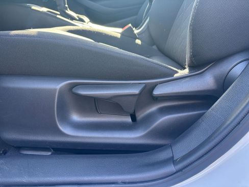 Used 2025 Toyota Corolla LE image 22