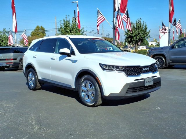 Used 2023 Kia Sorento LX FWD image 1