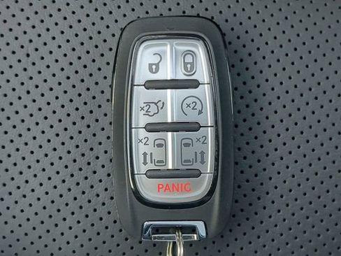 New 2026 Chrysler Pacifica Limited w/ Uconnect Theater Family Group image 41