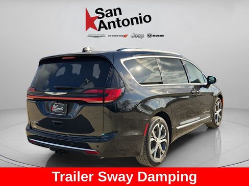 New 2026 Chrysler Pacifica Pinnacle w/ Trailer Tow Group FWD image 8