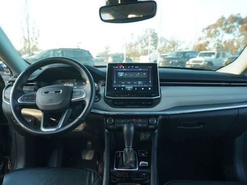 Used 2022 Jeep Compass Limited image 26