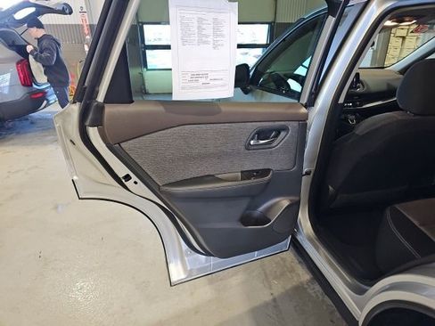 Certified 2023 Nissan Rogue SV image 18