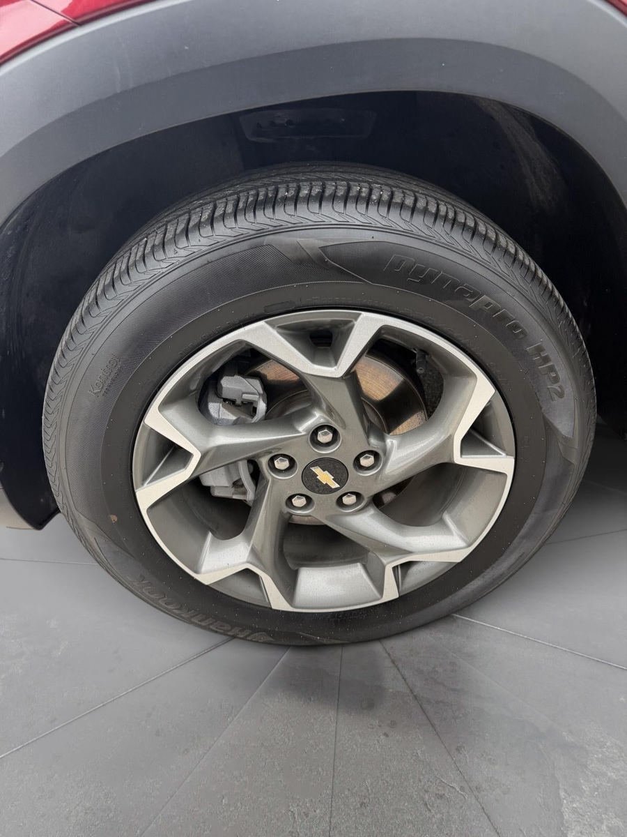 Used 2025 Chevrolet Trax LT w/ LT Convenience Package FWD image 20
