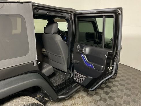 Used 2016 Jeep Wrangler Unlimited Sport image 29