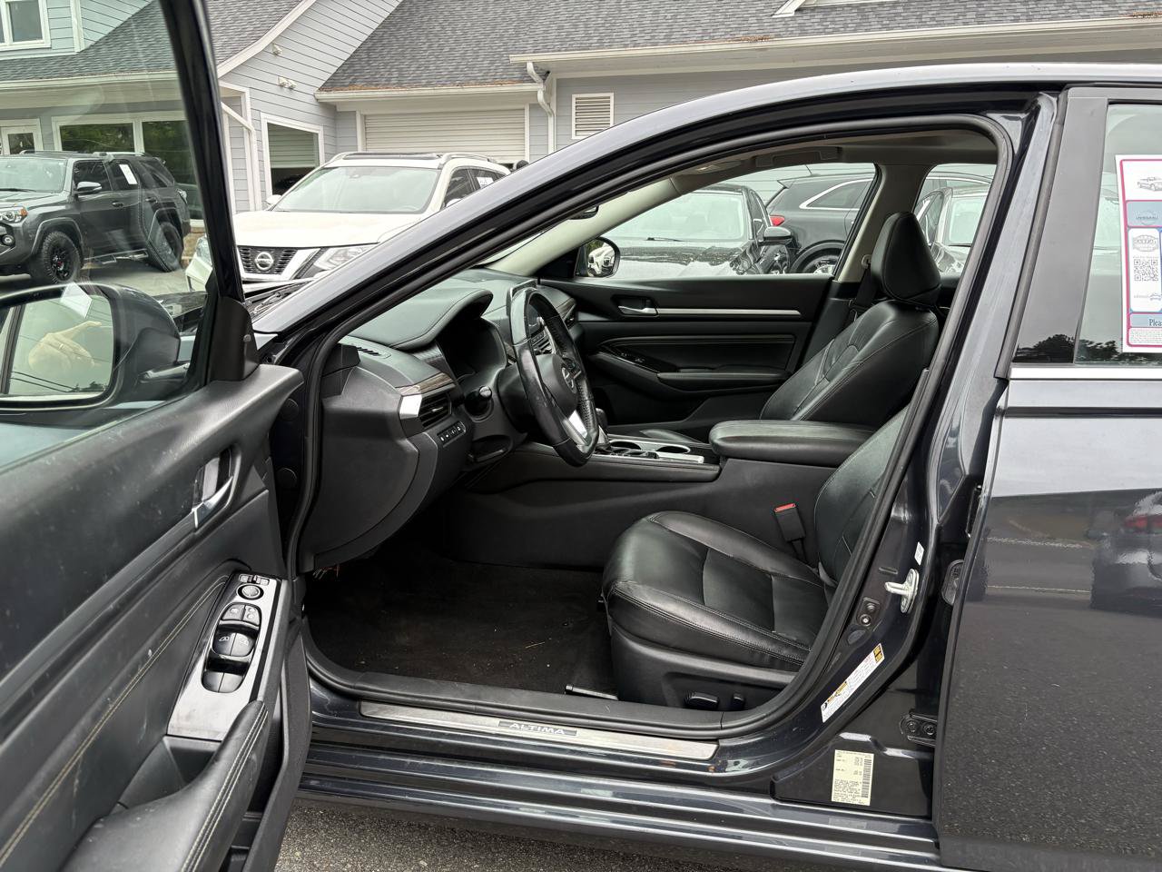 Used 2020 Nissan Altima 2.5 SL FWD image 9