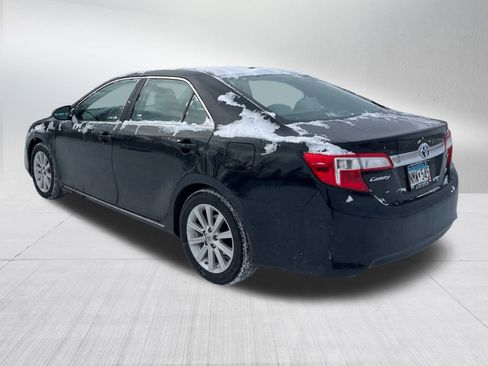 Used 2014 Toyota Camry XLE w/ Leather Package image 4