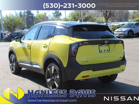 New 2026 Nissan Kicks SR w/ SR Premium Package FWD image 9