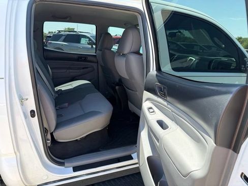 Used 2015 Toyota Tacoma 4x4 Double Cab w/ TRD Sport Package image 25