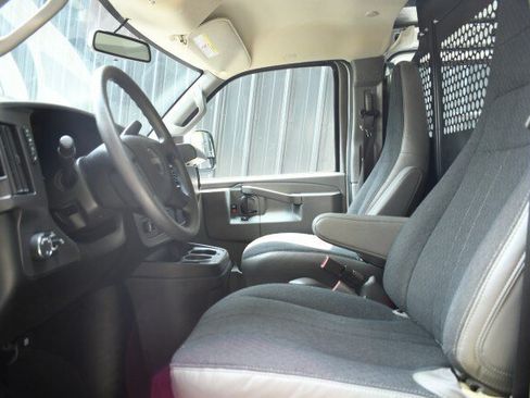 Used 2025 GMC Savana 2500 w/ Driver Convenience Package RWD image 19