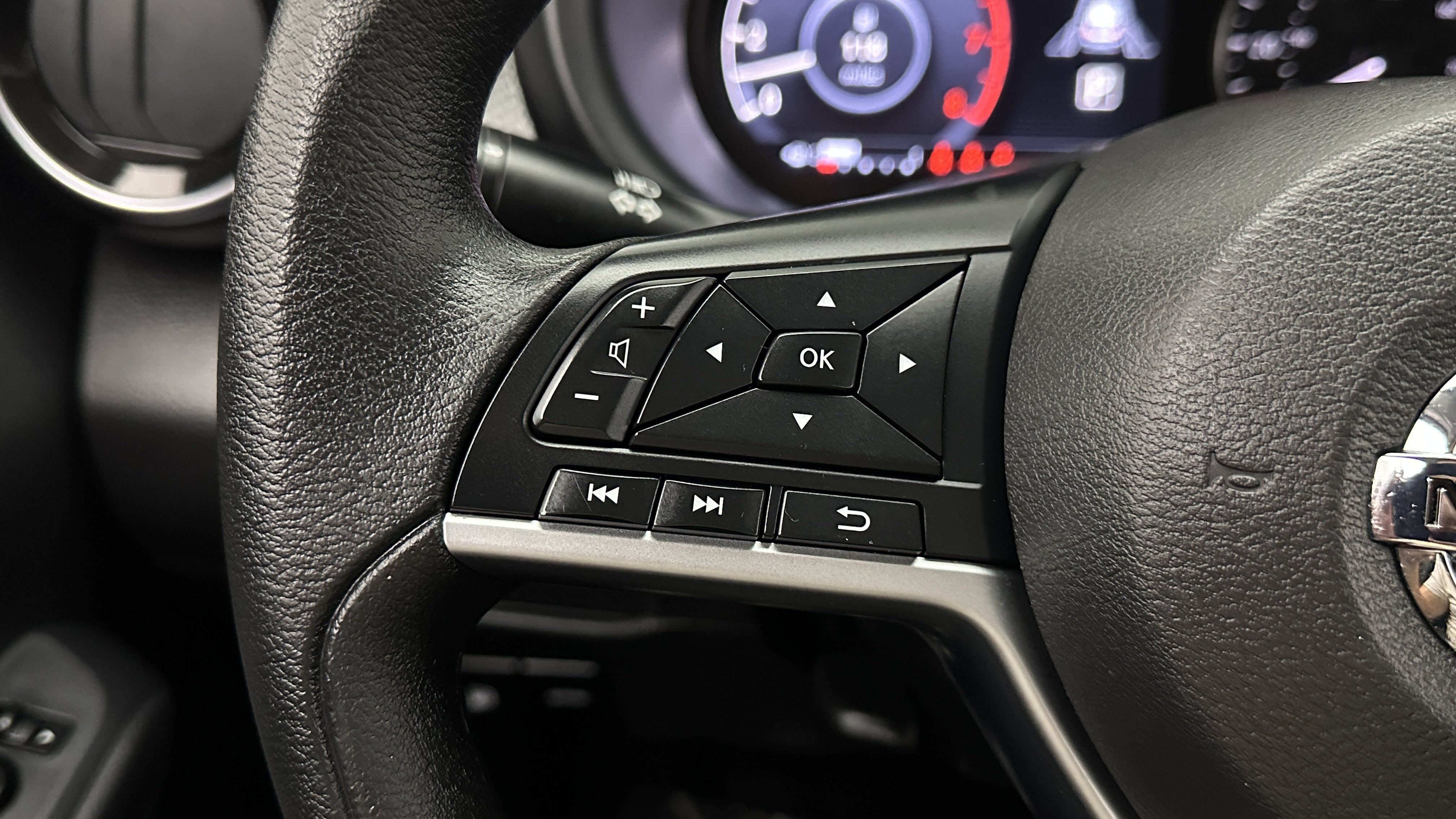 Used 2021 Nissan Kicks SV FWD image 19