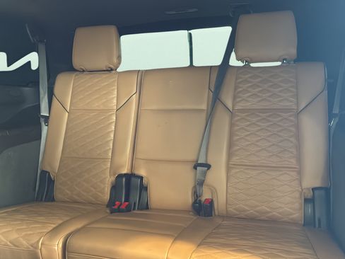Used 2022 Cadillac Escalade Sport RWD image 38