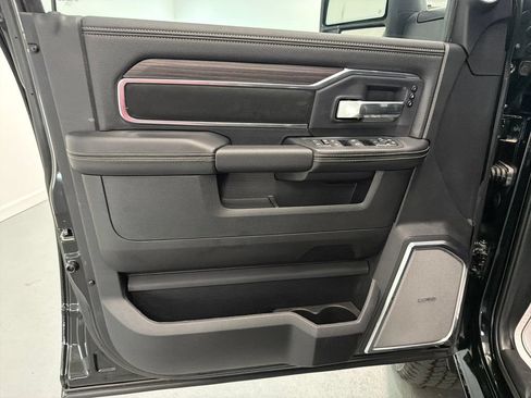New 2026 RAM 2500 Laramie AWD/4WD image 11
