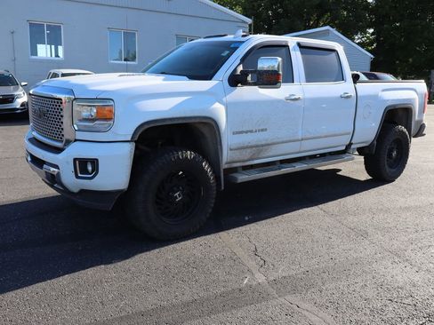 Used 2016 GMC Sierra 2500 Denali w/ Duramax Plus Package AWD/4WD image 2