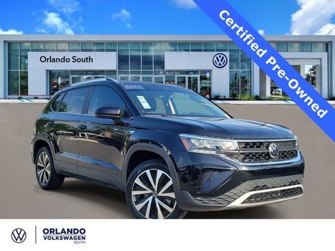 Used 2022 Volkswagen Taos SE FWD image 1