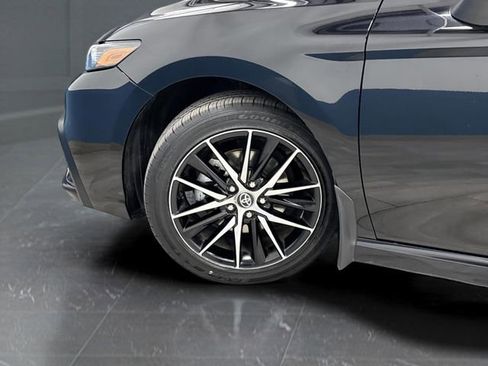 Used 2023 Toyota Camry SE image 29