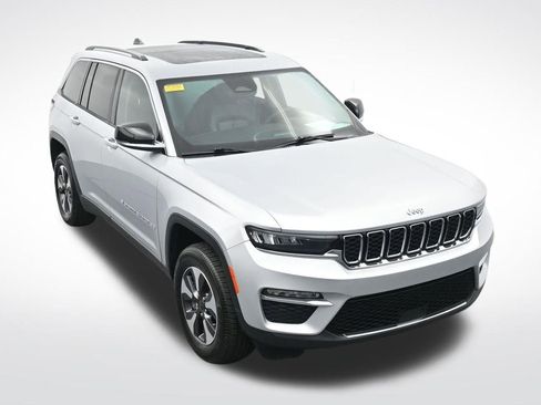 Used 2024 Jeep Grand Cherokee Limited 4xe image 23