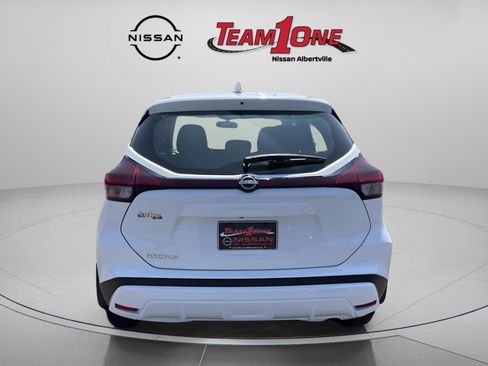 New 2025 Nissan Kicks Play S image 5