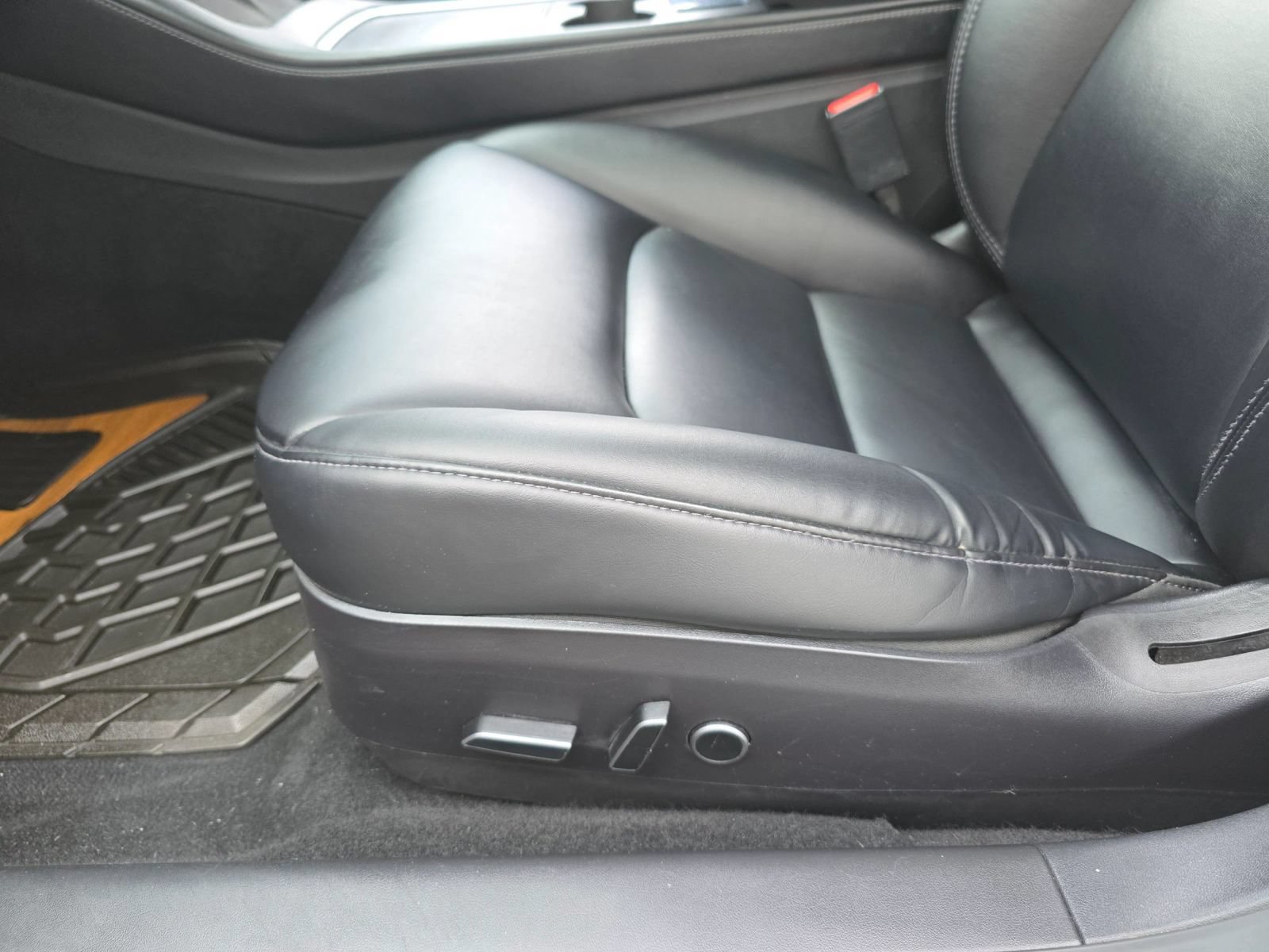 Used 2021 Tesla Model 3 Standard Range Plus RWD image 26