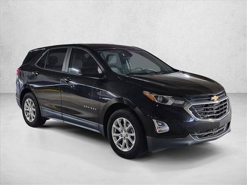 Used 2020 Chevrolet Equinox LS w/ LS Convenience Package FWD image 3