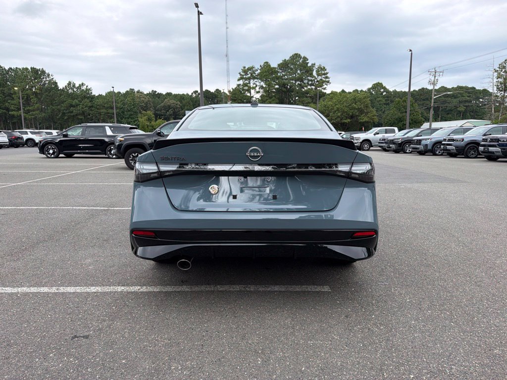 New 2027 Nissan Sentra SR w/ Floor Mat Package FWD image 5