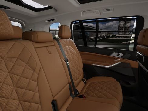 Used 2026 BMW X7 xDrive40i w/ Premium Package image 39