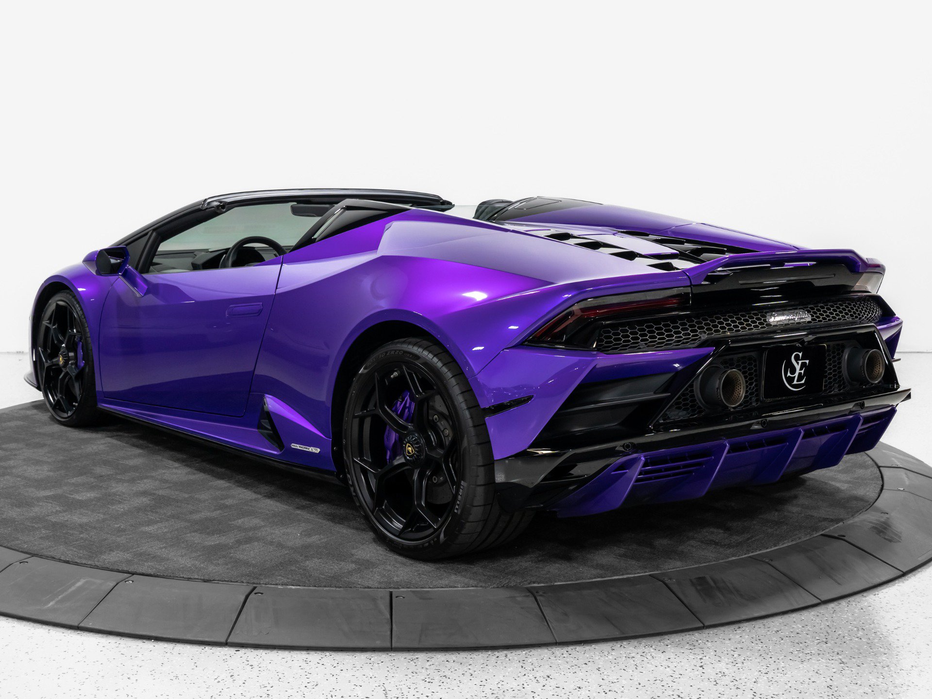 Used 2020 Lamborghini Huracan EVO AWD/4WD image 5