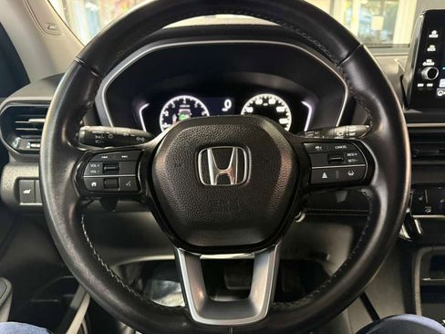 Used 2024 Honda Pilot Touring image 11