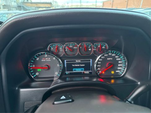 Used 2018 Chevrolet Silverado 1500 LTZ Z71 image 18