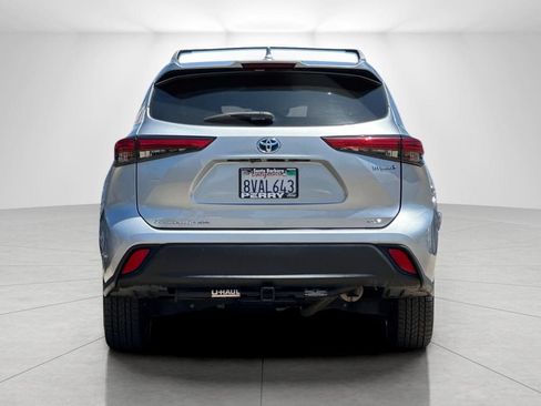 Used 2021 Toyota Highlander XLE FWD image 5