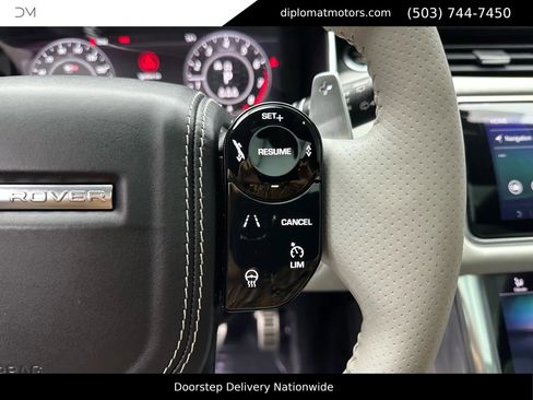 Used 2020 Land Rover Range Rover Sport SVR image 30