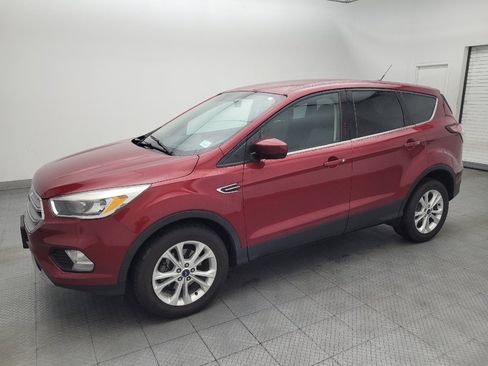 Used 2017 Ford Escape SE w/ SE Cold Weather Package FWD image 2