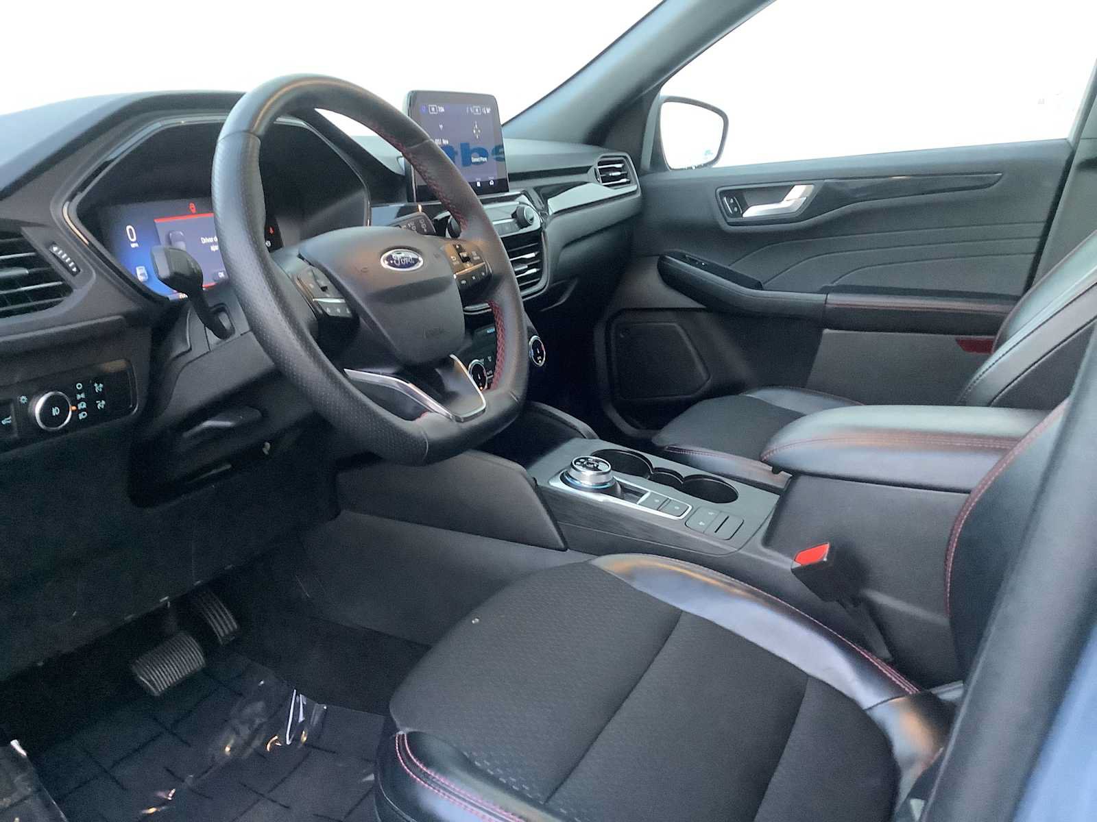 Used 2025 Ford Escape ST-Line Select AWD/4WD image 3