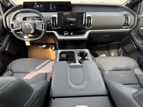 New 2026 Ford Expedition Platinum AWD/4WD image 9