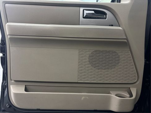 Used 2012 Ford Expedition Limited image 26