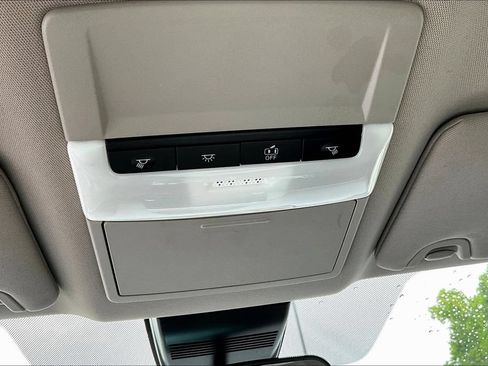 Used 2024 Nissan Altima 2.5 SV FWD image 17