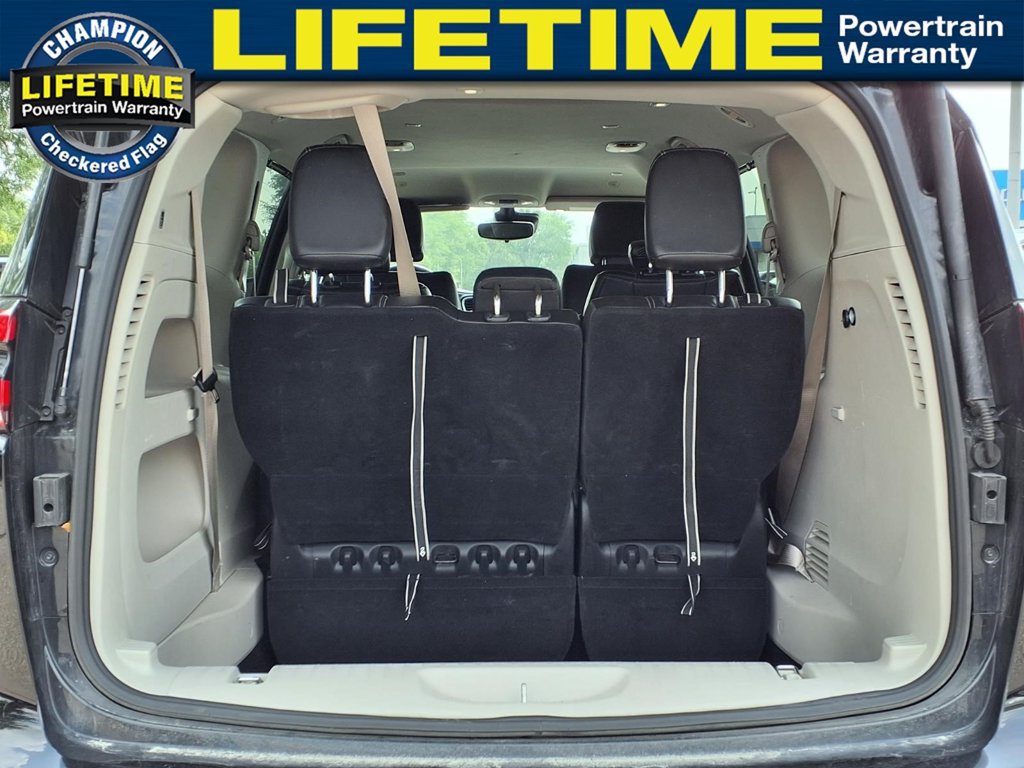 Used 2024 Chrysler Pacifica Touring-L FWD image 10