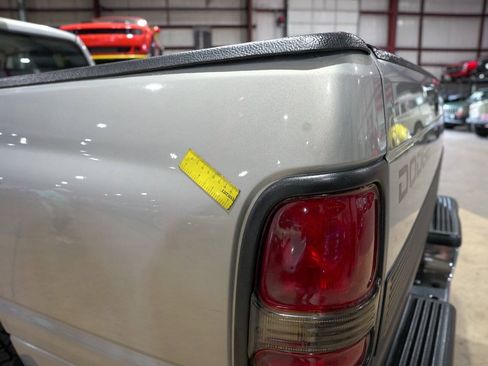 Used 1998 Dodge Ram 2500 Truck 4x4 Quad Cab image 32