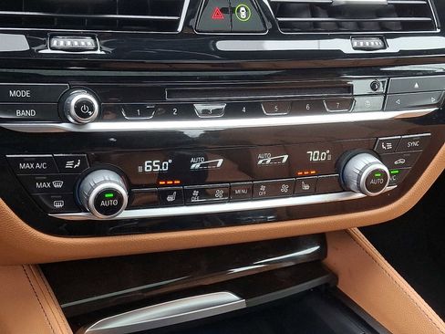 Used 2017 BMW 540i xDrive image 16