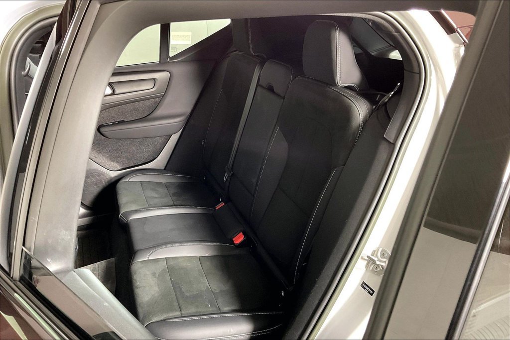 Used 2023 Volvo XC40 Recharge Ultimate w/ Protection Package Premier AWD/4WD image 25