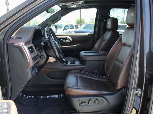 Used 2021 Chevrolet Suburban High Country w/ Premium Package image 21